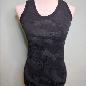 Athleta Momentum Seamless Tank Top Black Camo Size XS